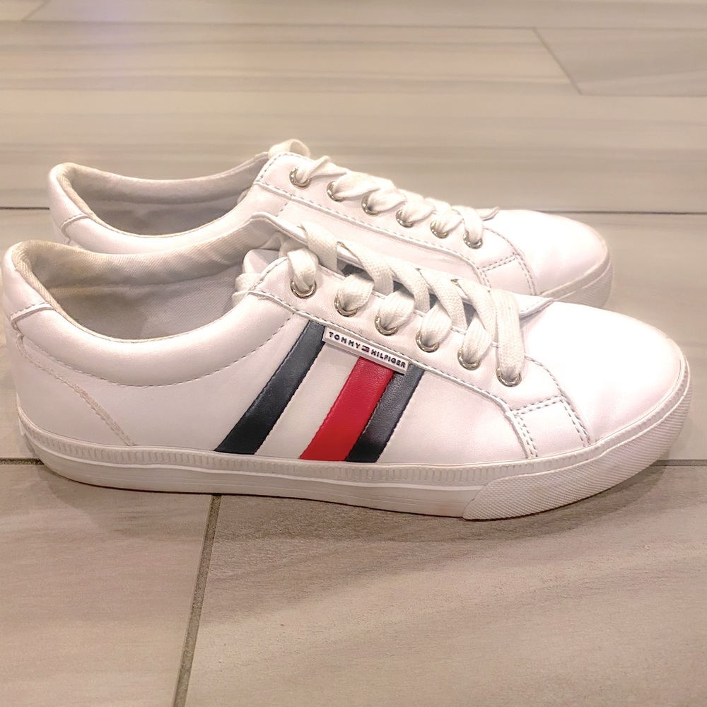 Tommy Hilfiger Logo Sneakers - Picture 2 of 4
